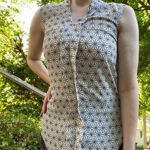 NWOT H&M Sleeveless Geometric Blouse
